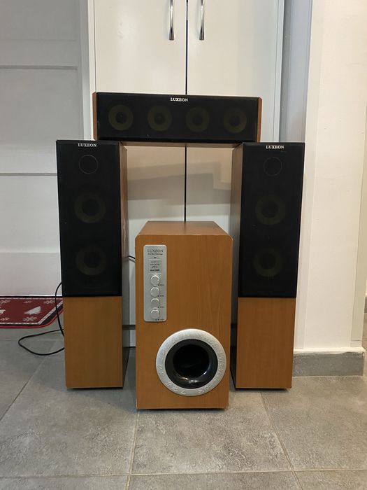 Тонколони Luxeon две високи, среда и субуфер