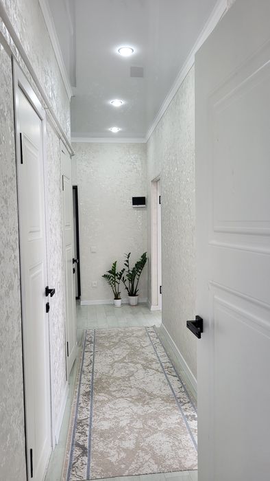 Продается 2 х ком квартира