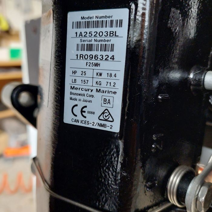 Двигател за лодка Mercury F25MH EFI къс ботуш с е-стартер/зарядно 12V