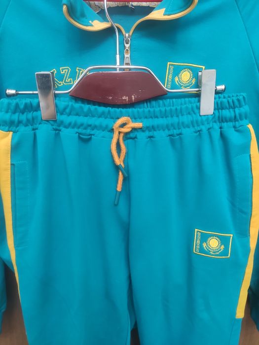 Спортивный костюм