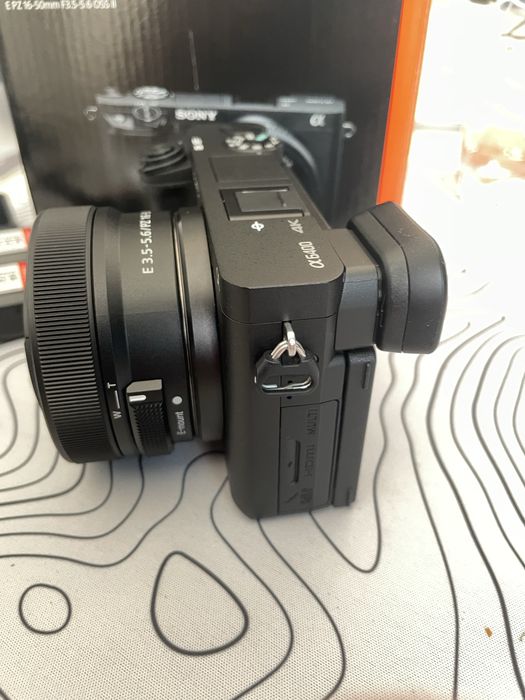 Sony A6400 + Sony 16-50mm f/3.5-5.6 PZ