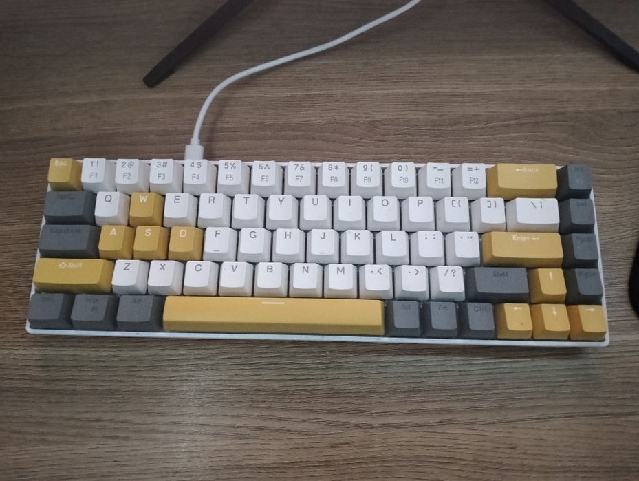 Продам клавиатуру