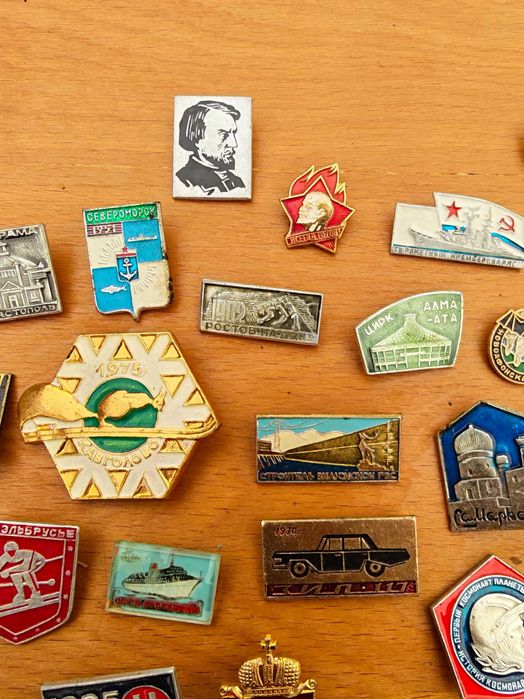 Колекция значки СССР социализъм ретро 150бр
