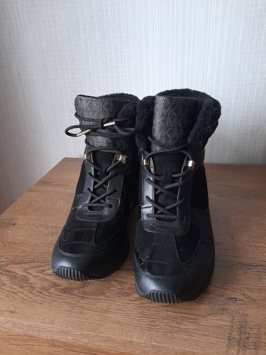 Michael Kors дамски зимни боти 39 номер.