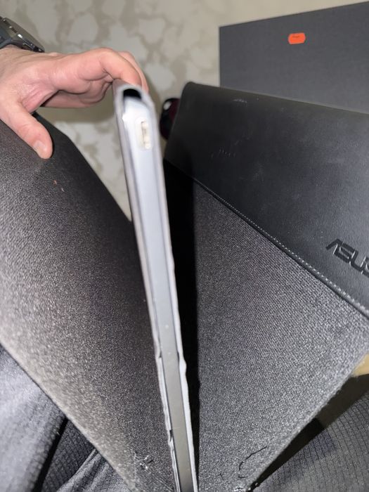 Monitor portabil Asus