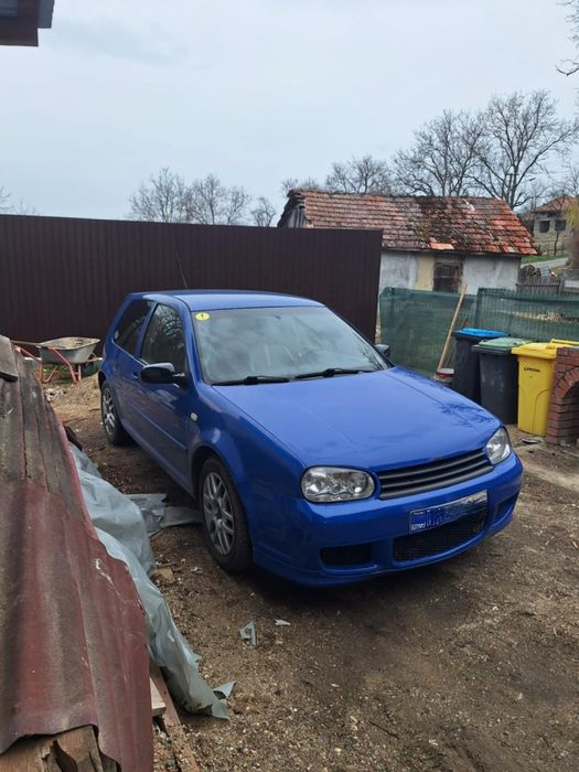 Vând golf 4 în perfecta stare de funcționare