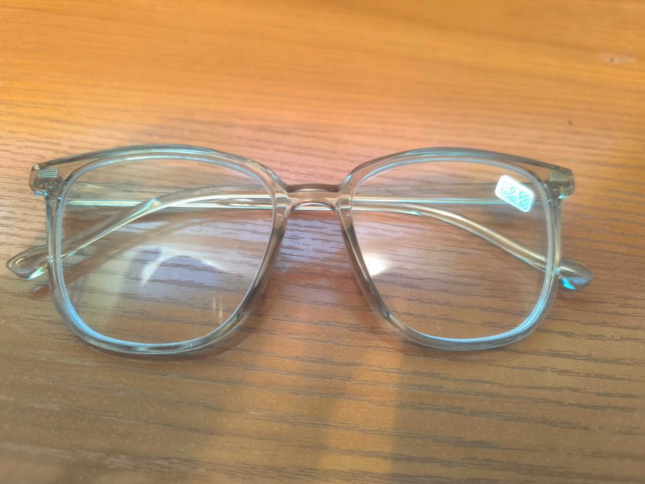 Продам очки для близорукости -0.50