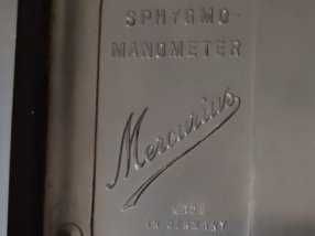 стар, немски апарат за измерване на кръвно