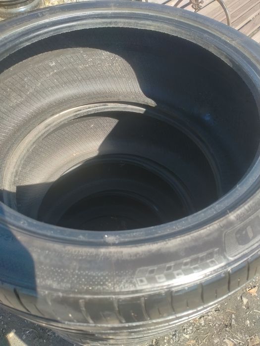 Продам резину 245/40/19