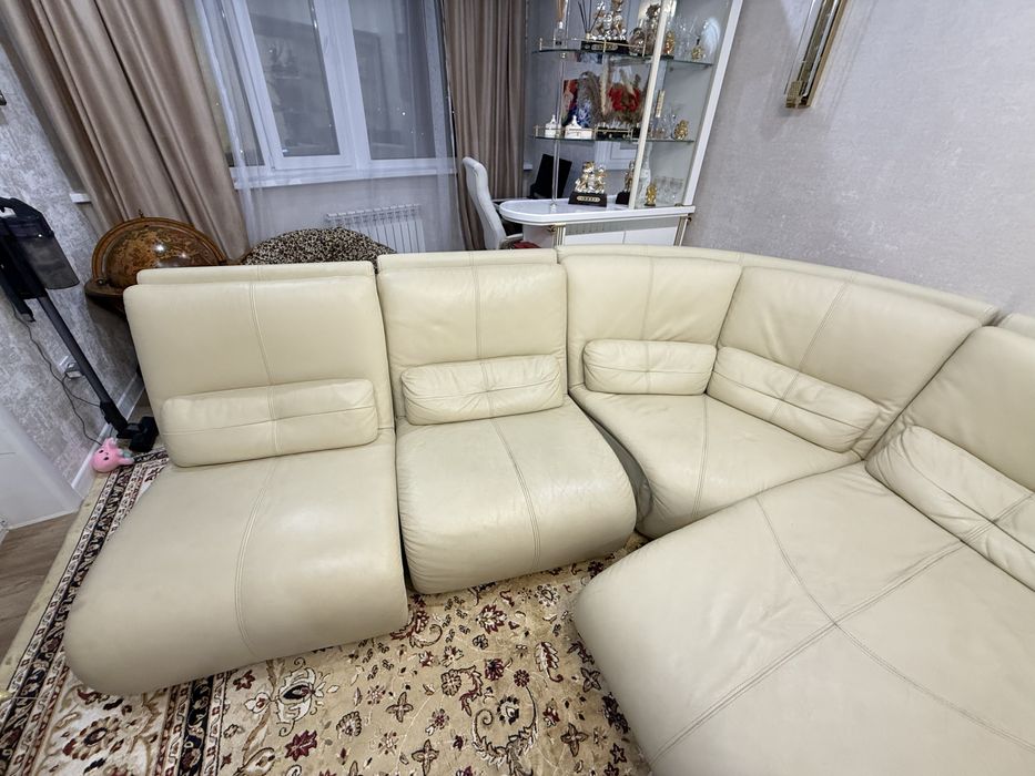 Продам диван кожанный