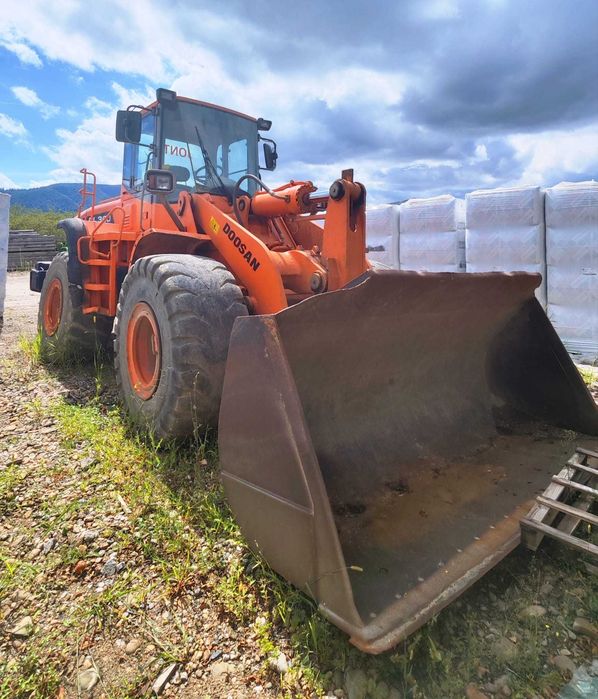 VOLA/ Încărcător Frontal DOOSAN DL 300 - Doar 8.800 Ore Reale