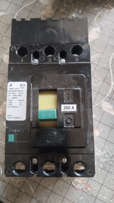 Продам автомат на 380V 200A