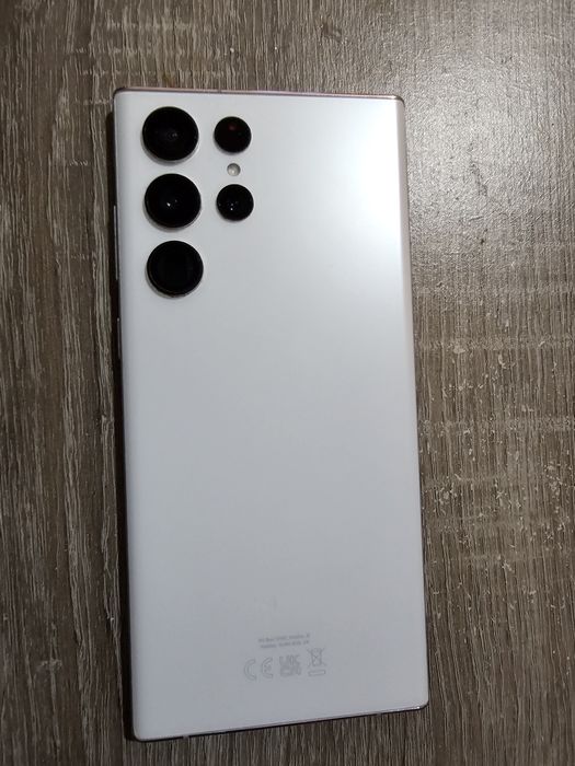 Samsung S22 Ultra 256 GB като нов