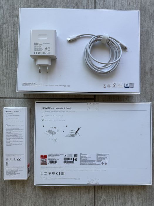 Huawei MateBook E , i3 , 128 GB , 8 GB RAM , Windows 11, ca noua.