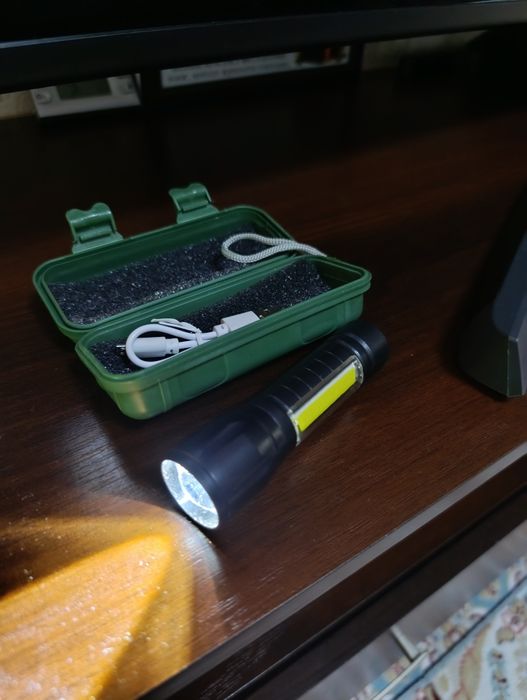 Продам фонарик  новый