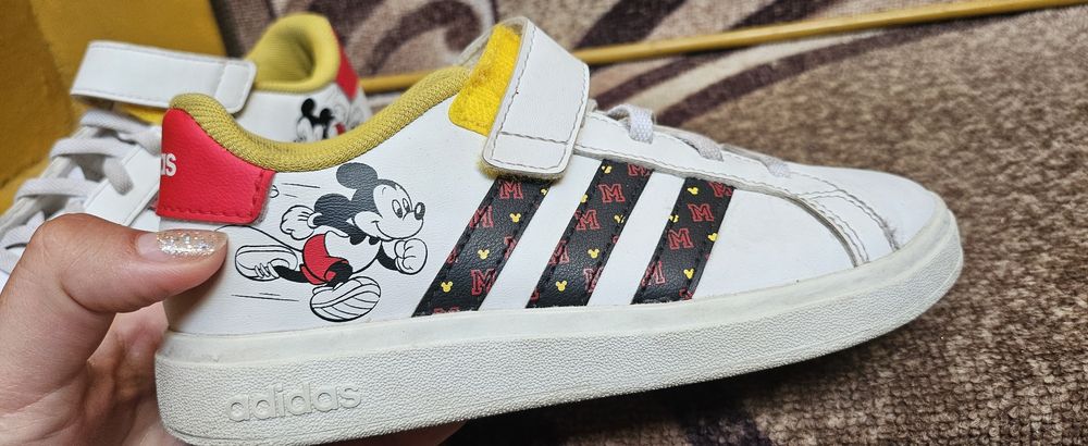 Детски маратонки адисас дисни 31ви номер