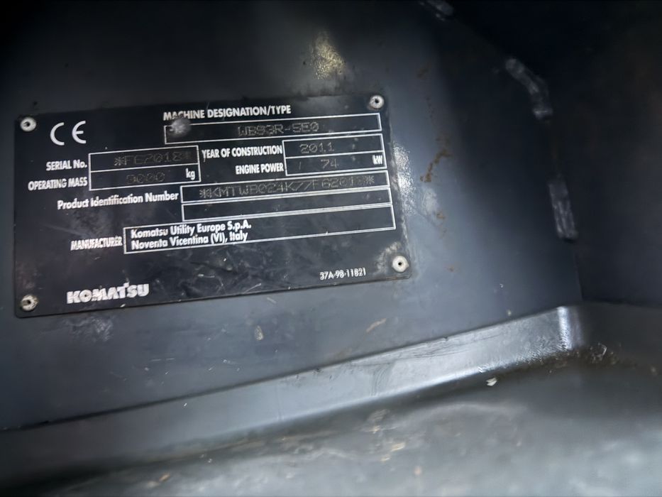 De vanzare buldoexcavator komatsu 2011