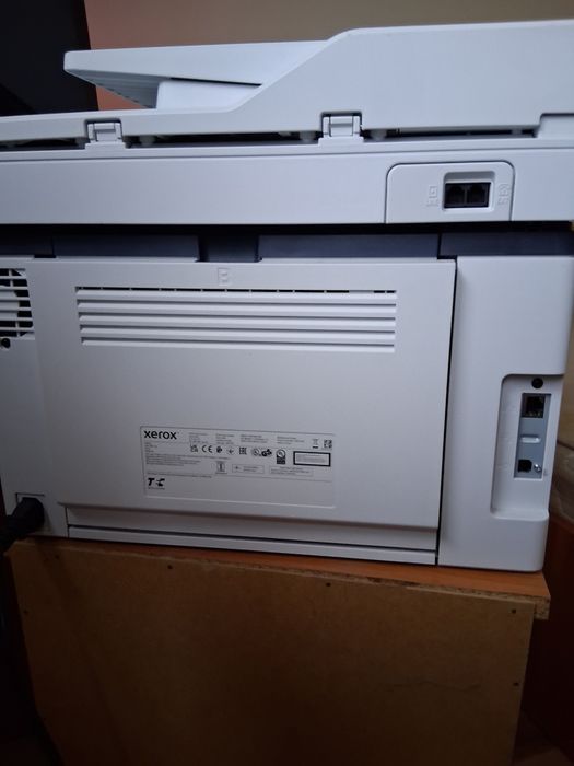 Imprimanta xerox c235