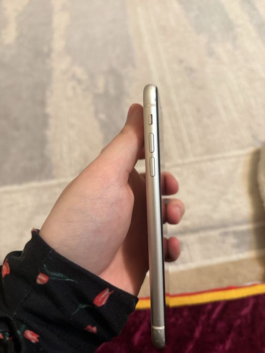 Айфон 11 продаюю