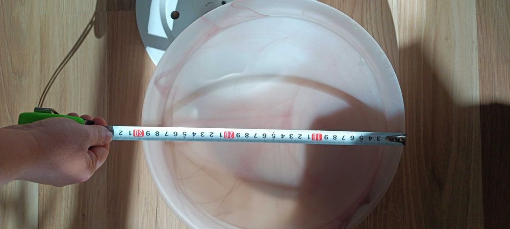 Хубава таванна лампа стъклена