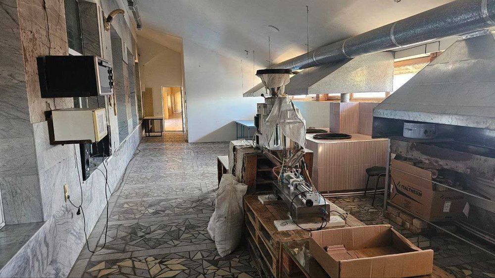 Паркентский Риезий база 20-сот строения 2300 м² въезд