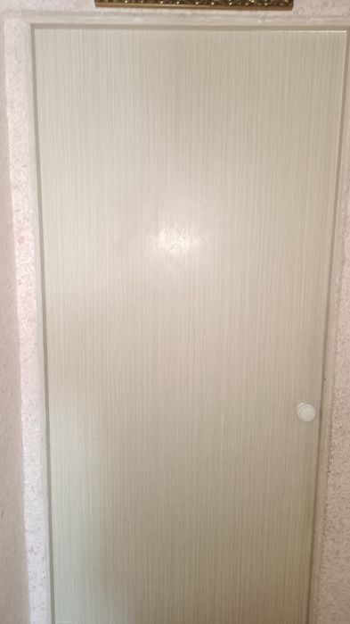 Продам меж комнатные двери