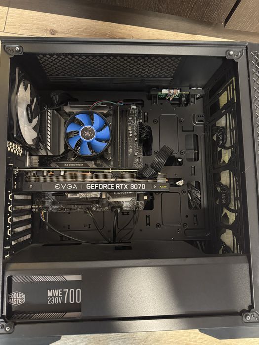 Продавам компютър