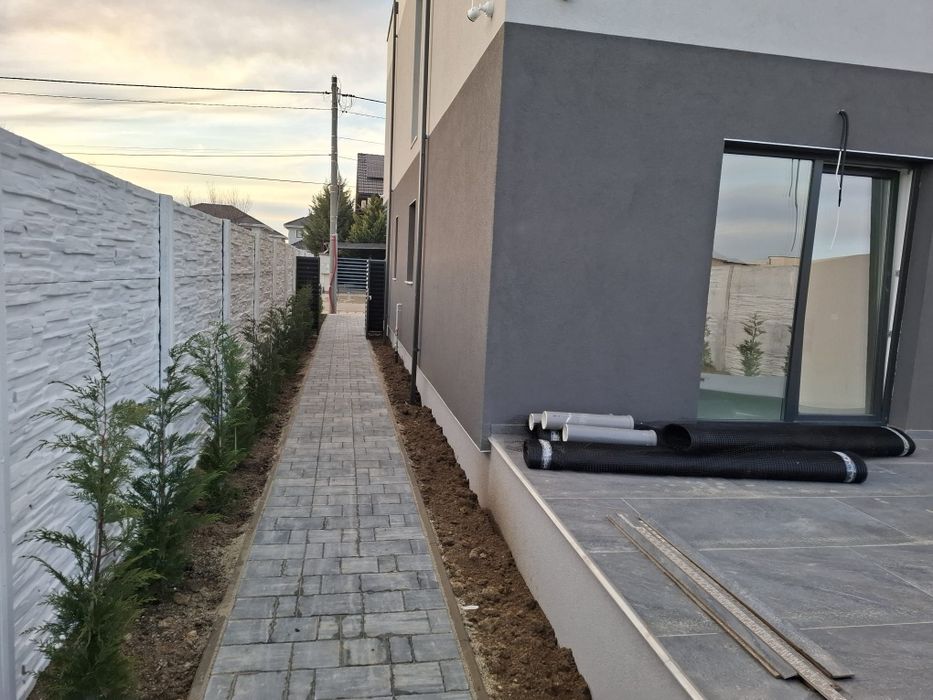 Mai a rămas o jumătate de duplex!
