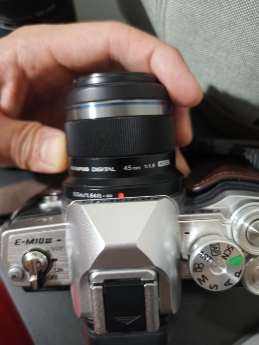 Olympus OMD E-M10 III + 2 обектива
