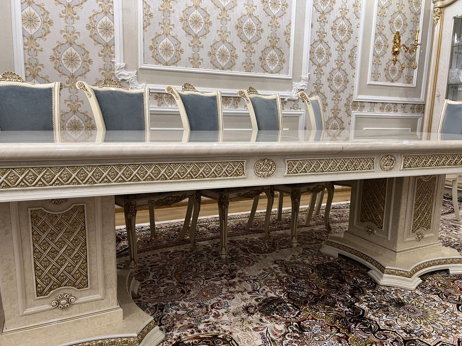 Стол ва 12 стул, сифати аъло