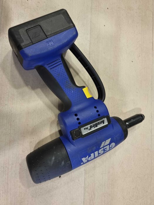 Акумулаторна нитачка AccuBird Pro