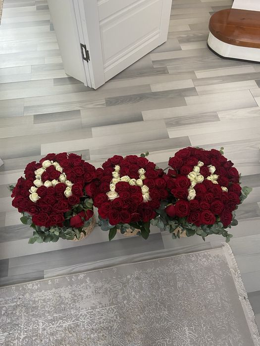 цветы надписью ана