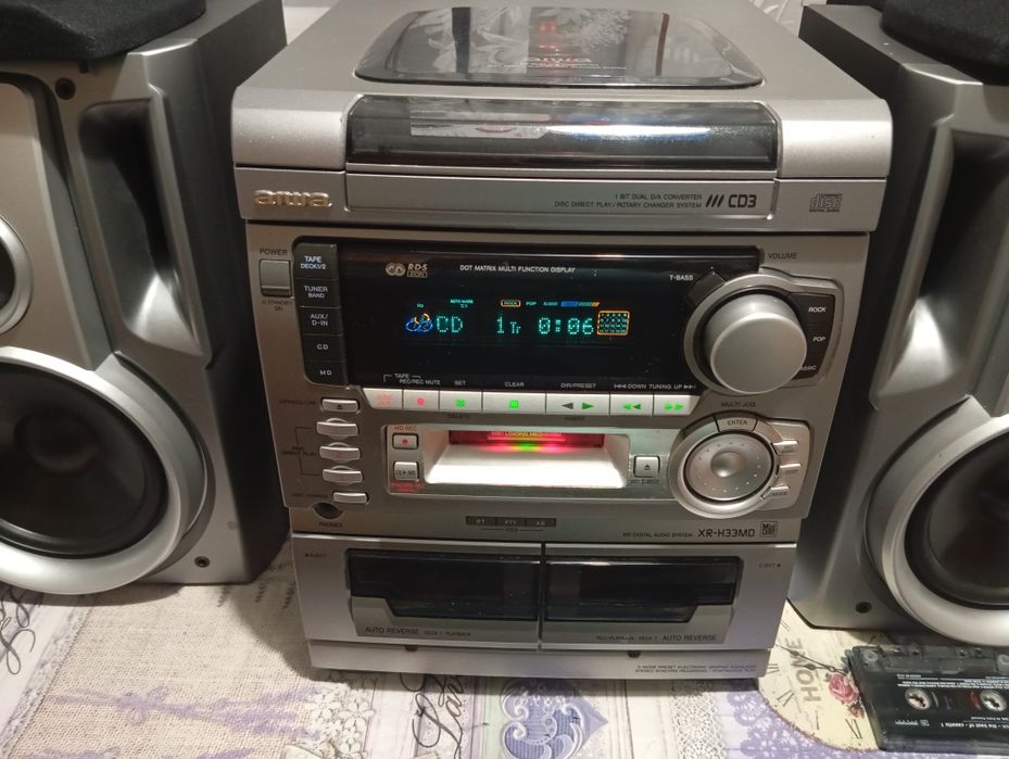 Ретро уредба Aiwa XR H33MD  работи отлично
