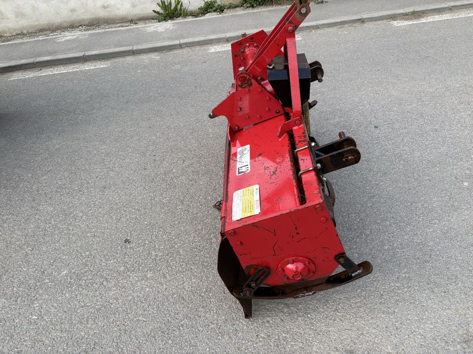 Freza de 1,25 dupa tractoare mici