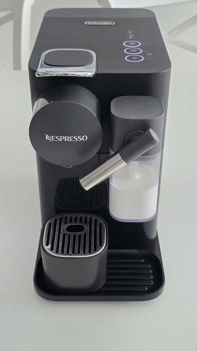 Espressor Nespresso De'Longhi Lattissima One
