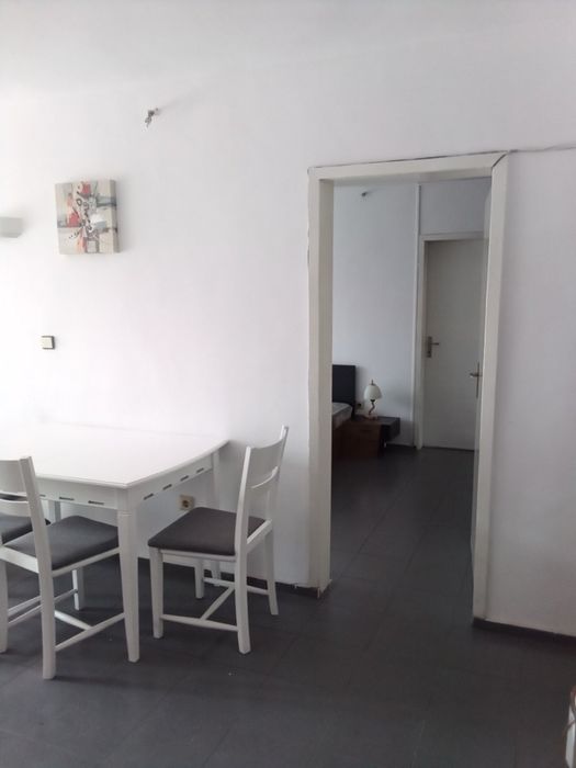 Дава се под наем Тристаен апартамент в София, Връбница 1 - 86 кв.м за 747.66 € - Снимка #1