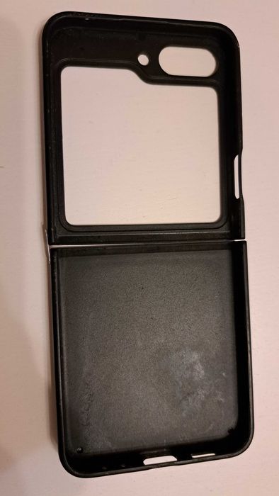 Samsung Z Flip 5 кейс Guess