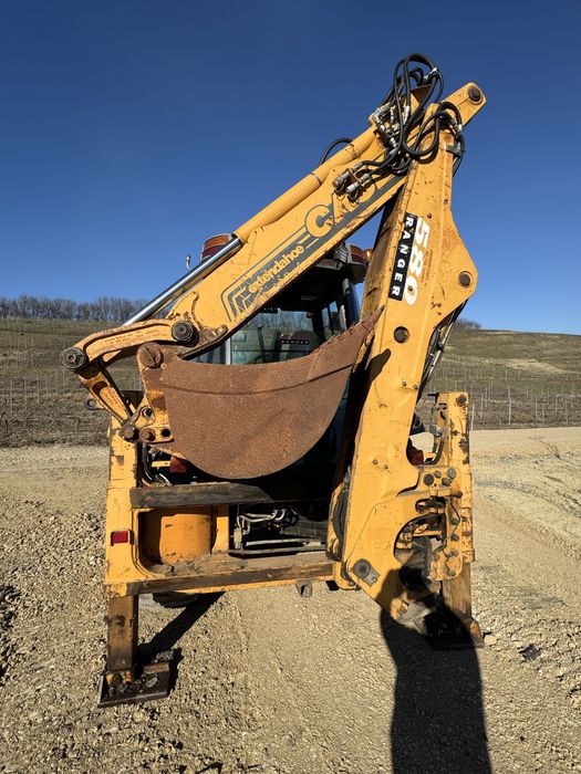 Buldoexcavator Case 580 Ranger impecabil  5700 ore de functionare