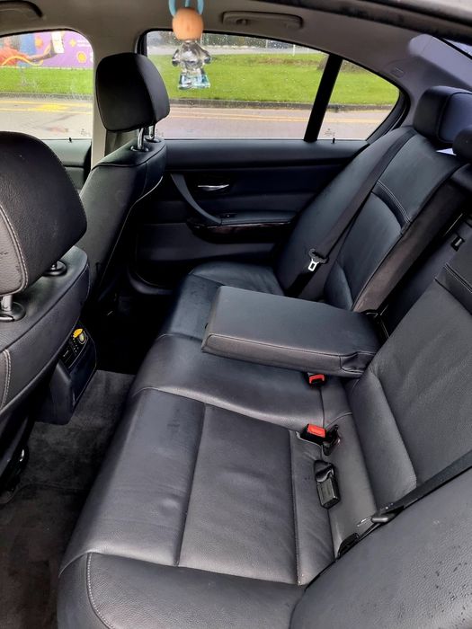 BMW 320i LCI Lifestyle Edition