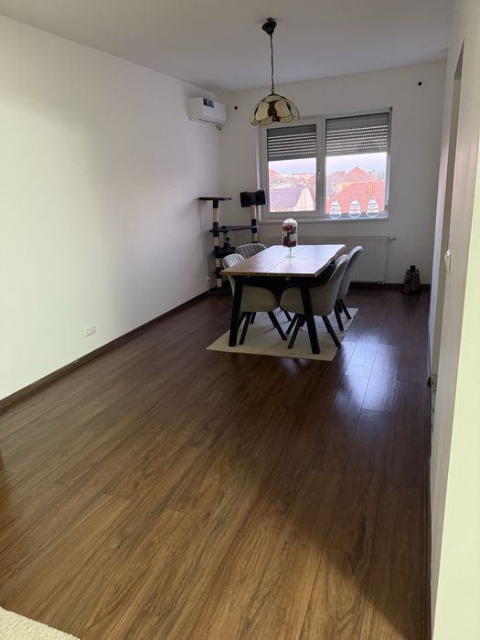 De vanzare apartament 3 camere in asociatie zona 14 Mai
