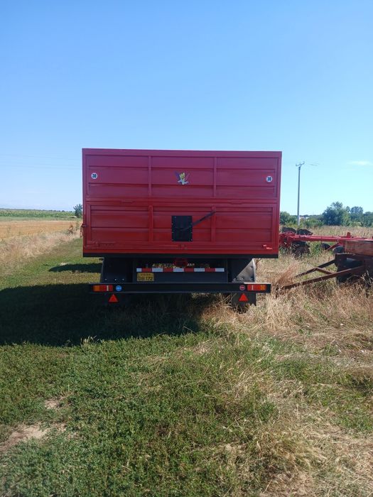 Remorca agricola basculabilă 8-9 tone