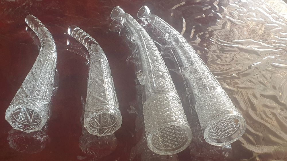 Хрусталлар сотилади.