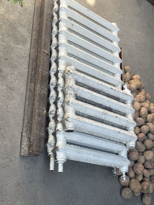 Cho’yan radiator sotiladi.