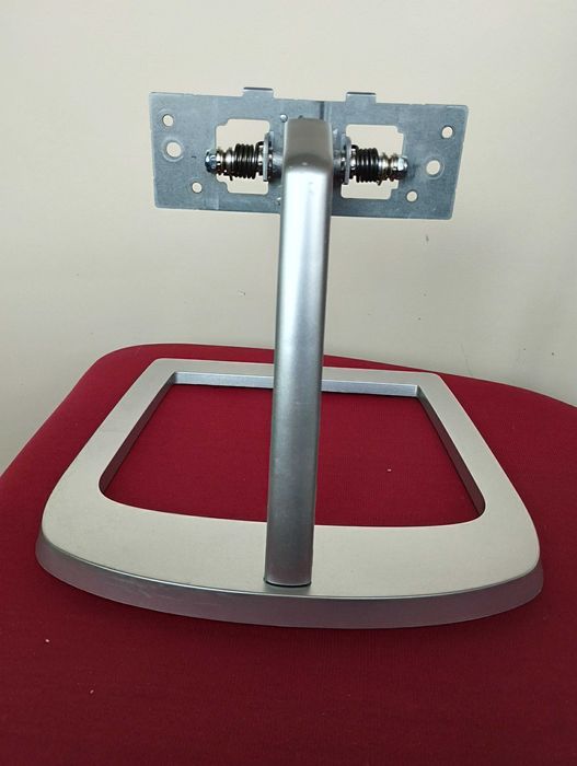 Стойка за монитор PHILIPS 27 inch и универсална стойка за монитор 24