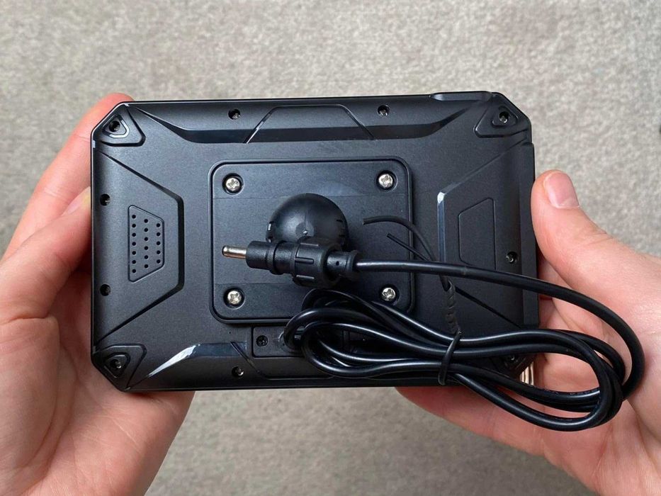 Мотоциклетен 5" IPS сензорен екран с безжичен CarPlay и Android Auto