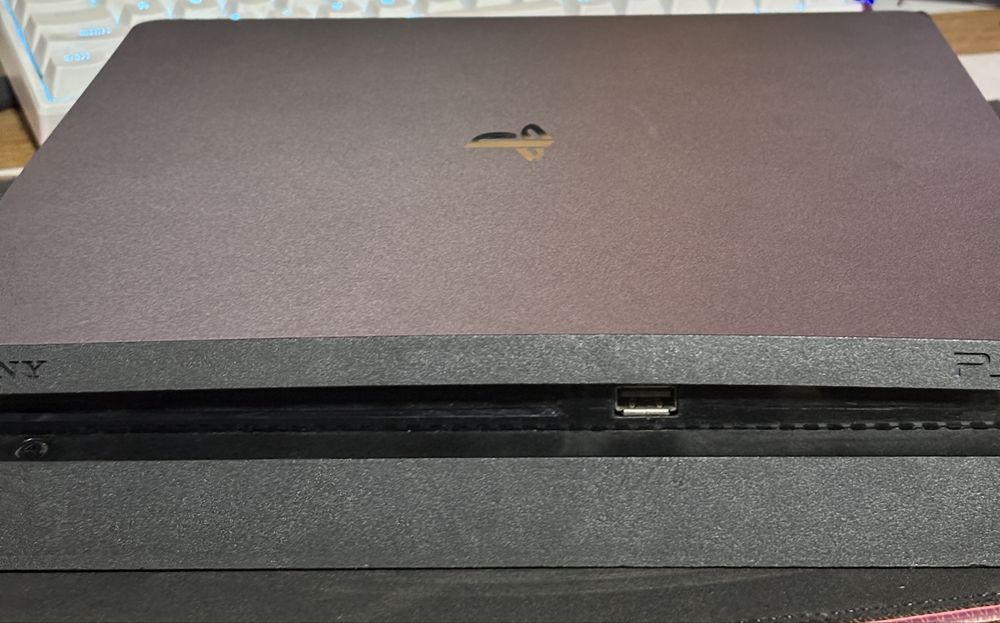 Vand playstation 4 Slim 1TB