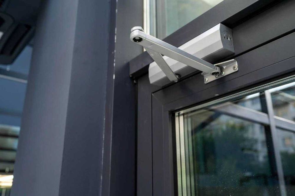 Доводчик для двери в широком ассортименте