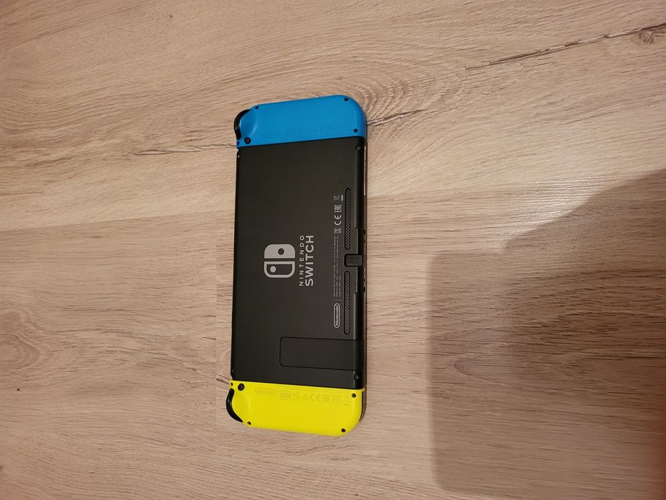 Nintendo Switch+ 4 игри+HDMI кабел+калъф