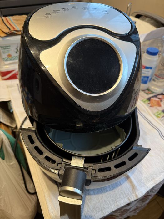 Продавам air fryer