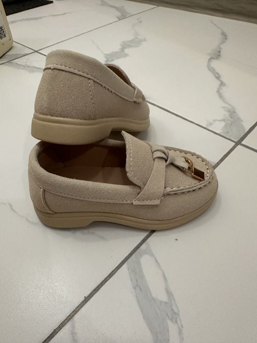 Продам детские лоферы